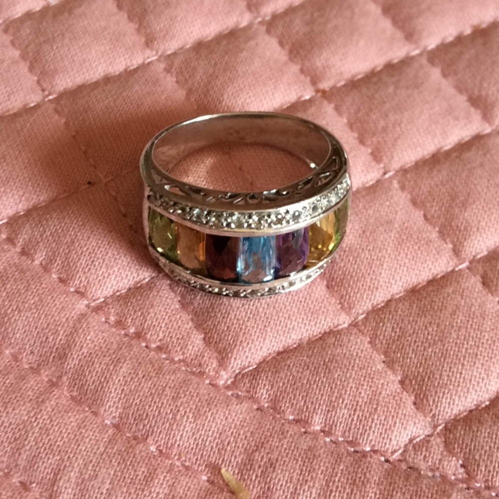 Gemstone ring